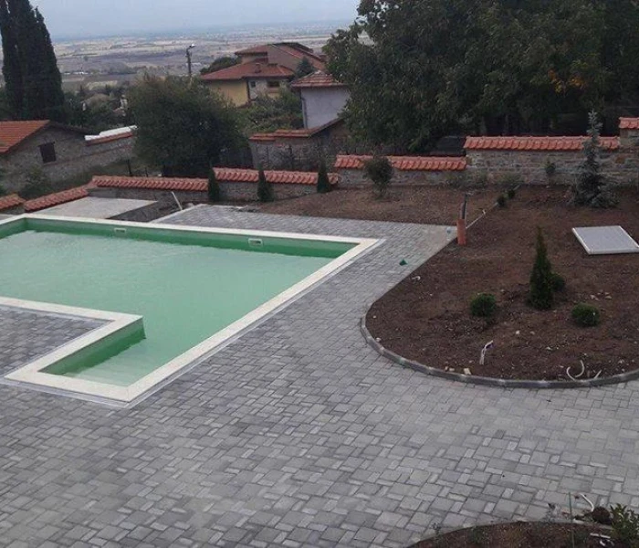 Частен имот - село Хрищени